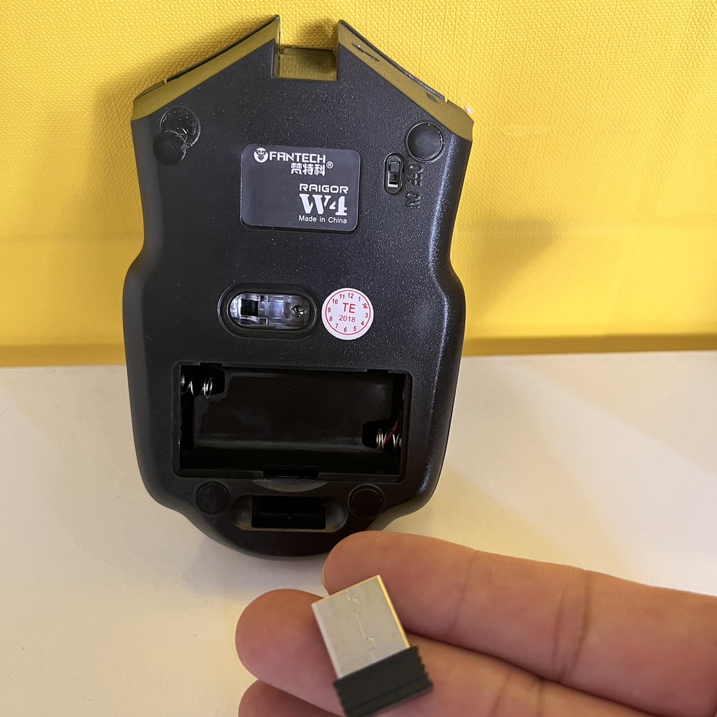 Chuột 3d không dây cho máy tính phù hợp chơi game - C004