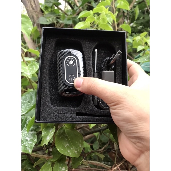 Ốp khoá cacbon Nvx, exciter 155,janus tặng kèm móc hộp sang trọng