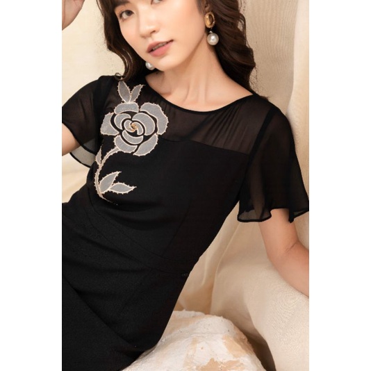 Đầm bút chì phối hoa ngực hãng NEM