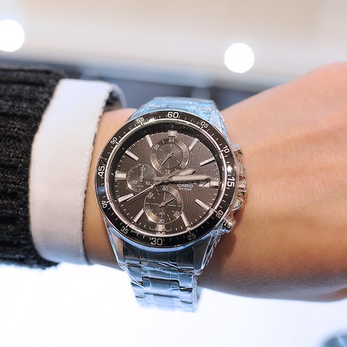Đồng hồ nam Casio edifice chính hãng EFR-546, dây kim loại.