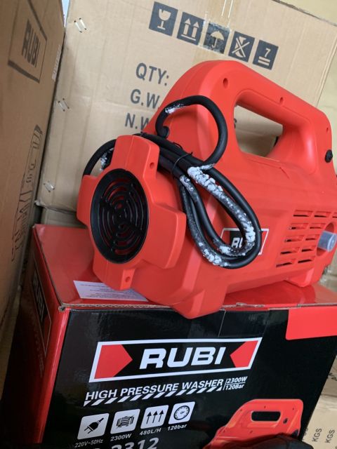 Máy rửa xe Rubi áp lực cao 2300w tặng bình xịt bọt tuyết siêu chất lượng