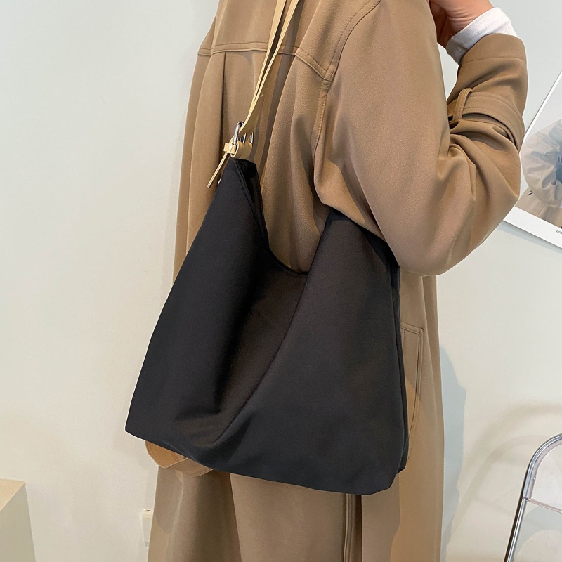 Túi Xách Đeo Vai Cỡ Lớn Bằng Nylon Mềm Cho Nữ