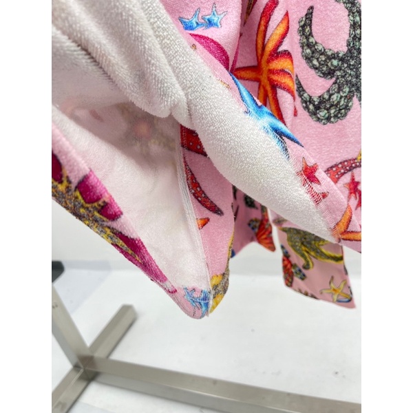 Áo choàng tắm hoạ tiết sao biển nhiều màu chất liệu vải cao cấp thấm hút tốt thương hiệu thời trang cao cấp Versace | BigBuy360 - bigbuy360.vn