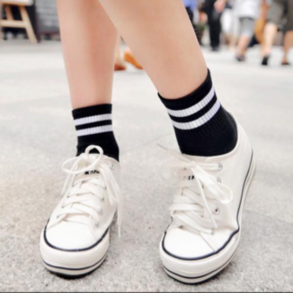 Tất Vớ Kẻ Sọc Phong Cách Hàn Quốc Chất Liệu Cotton , Mỏng Thoáng Mát - Thấm Hút Mồ Hôi Cực Tốt