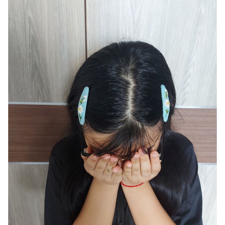 Kẹp tóc mái thêu tay 6cm