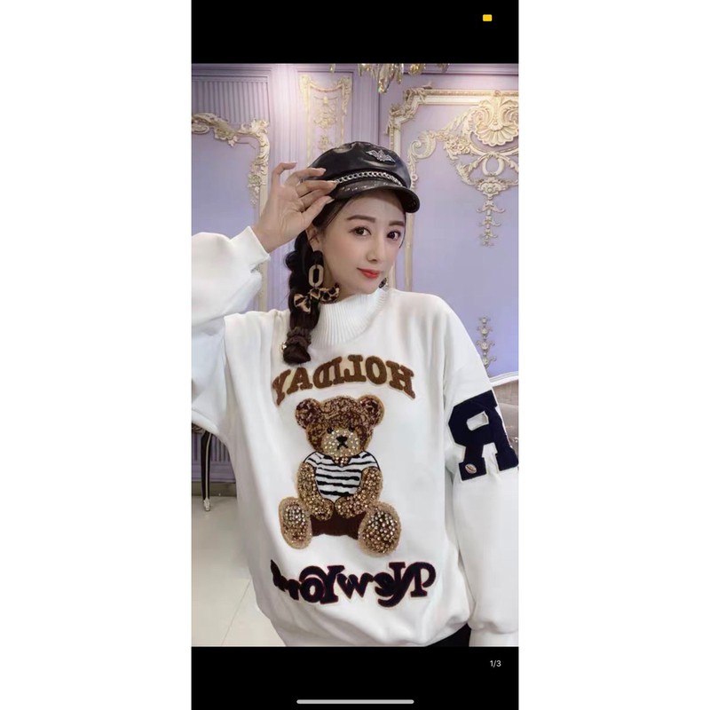 Áo nỉ gấu holiday.