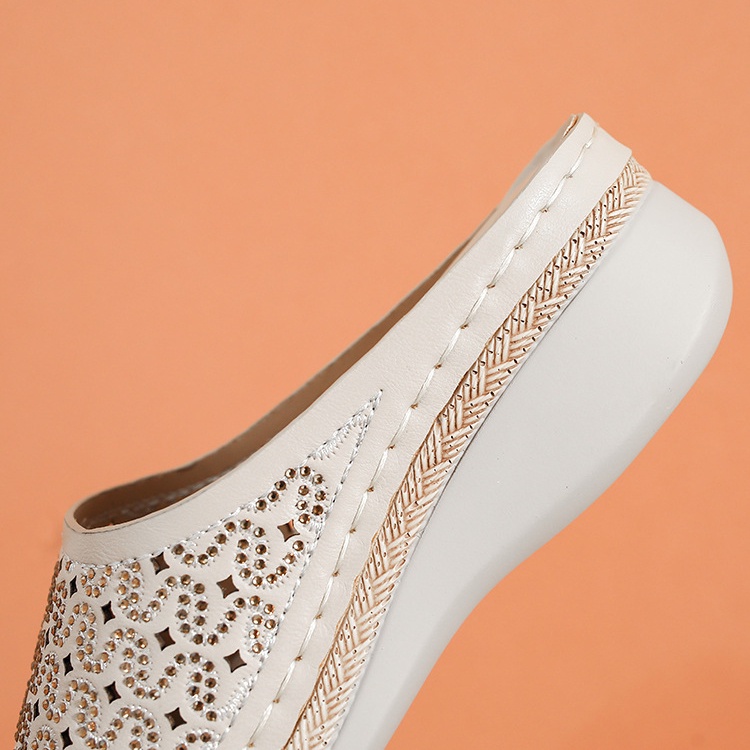 Giày Búp Bê Đế Xuồng Thêu Họa Tiết Xinh Xắn Phong Cách Retro Cho Bạn Gái