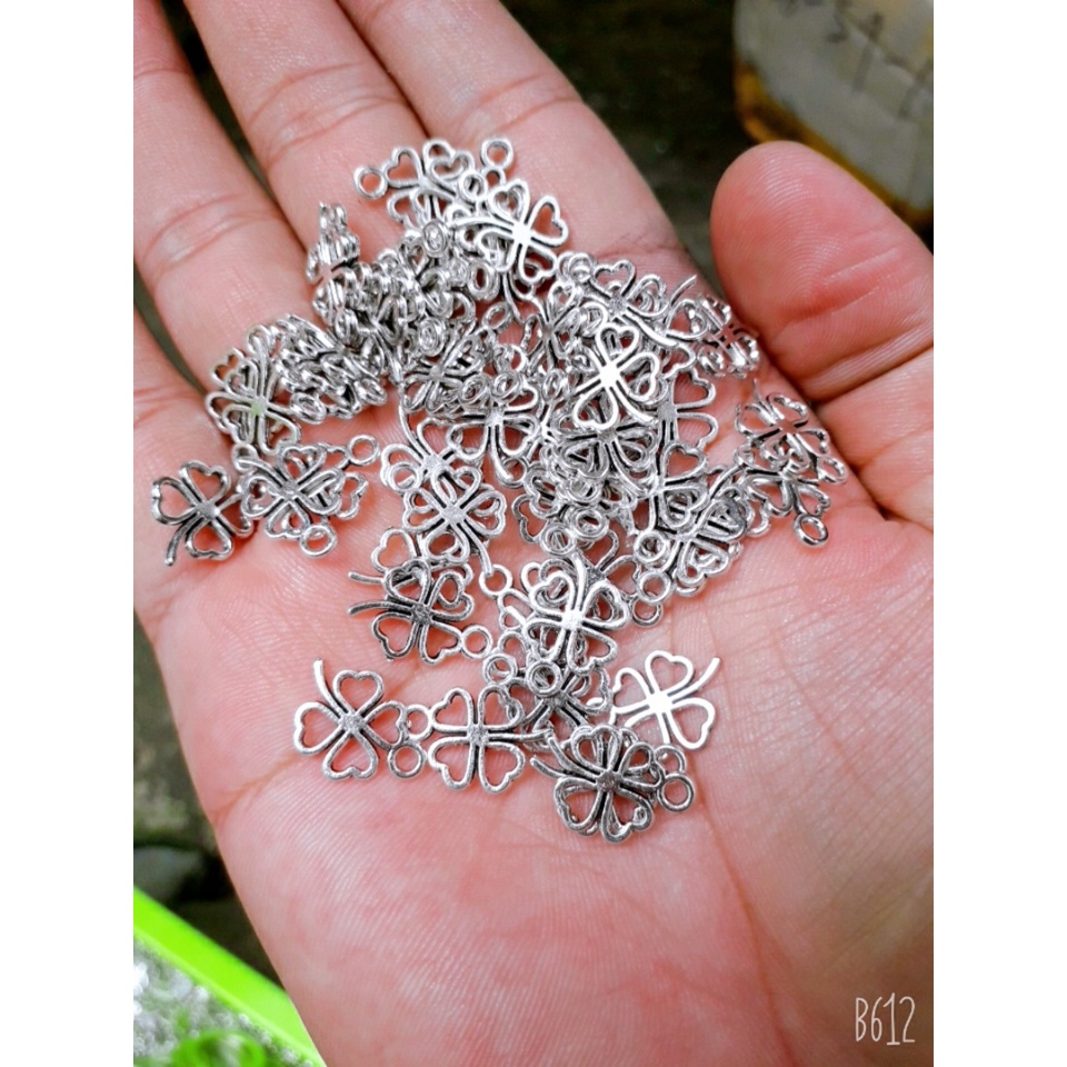 Charm sỉ mới về : 50 gram = 25k / 1 gói [ sỉ charm không qua trung gian ]