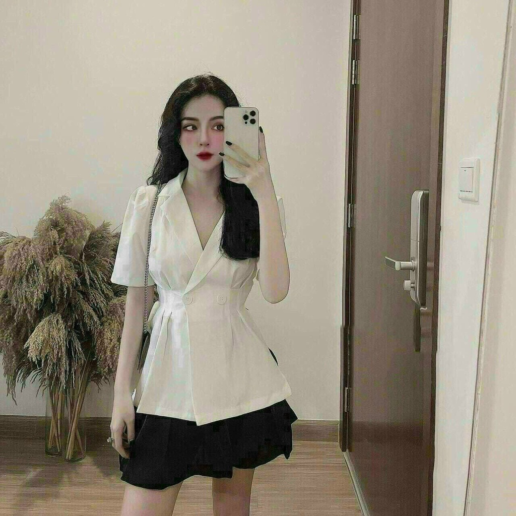 Áo vest kèm chân váy bí dễ thương