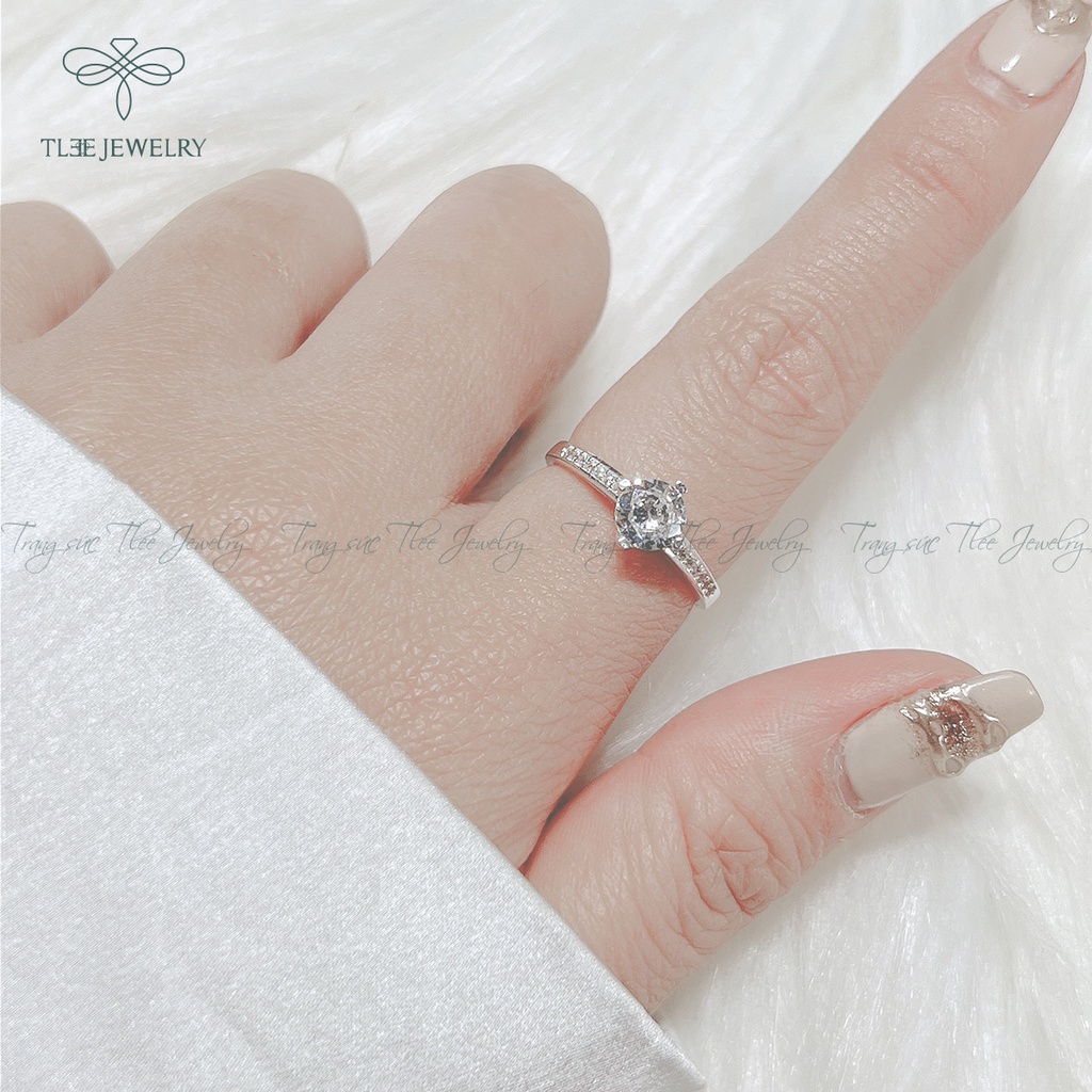Nhẫn bạc nữ TLEE trụ đá bốn chấu viền nạm đá sang tay NCJ A0159