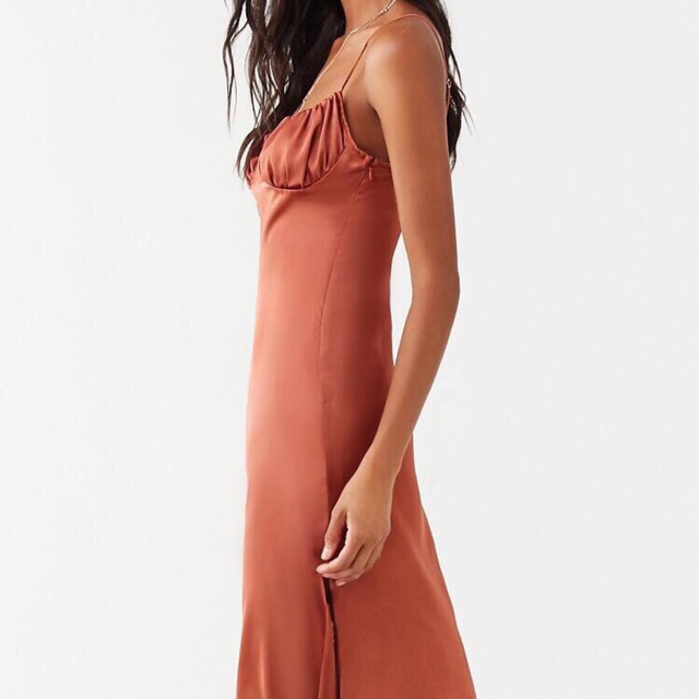 Đầm midi satin Forever21