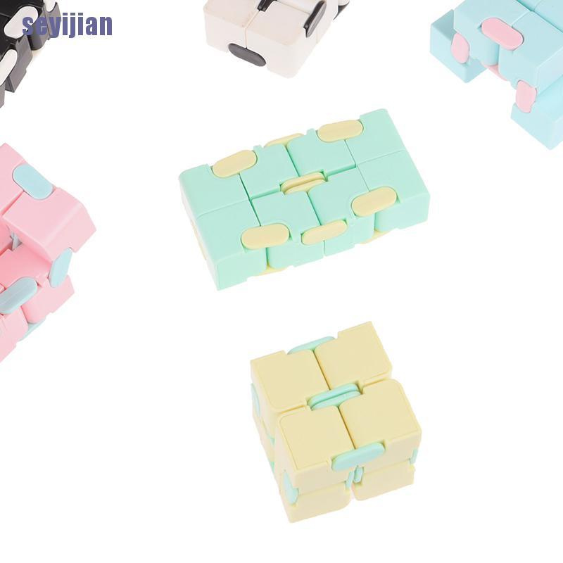 Đồ Chơi Khối Lập Phương Vô Cực Giúp Giảm Căng Thẳng