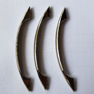Tay nắm cửa tủ gỗ