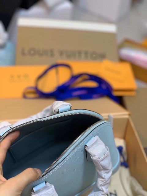 𝐓𝐮́𝐢 𝐋𝐯 𝐡𝐞̂́𝐧 𝐬𝐢𝐞̂𝐮 𝐜𝐚̂́𝐩