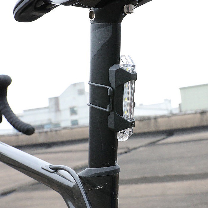Đèn hậu xe đạp đèn sau xe đạp sạc USB 5 led chống nước