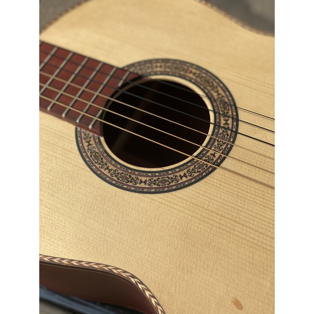 Đàn guitar classic gỗ hồng đào có ty viền bông lúa
