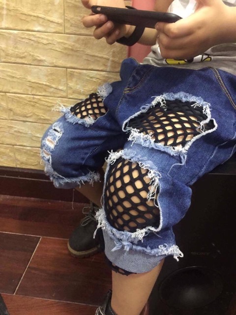 Quần bò rách cho bé