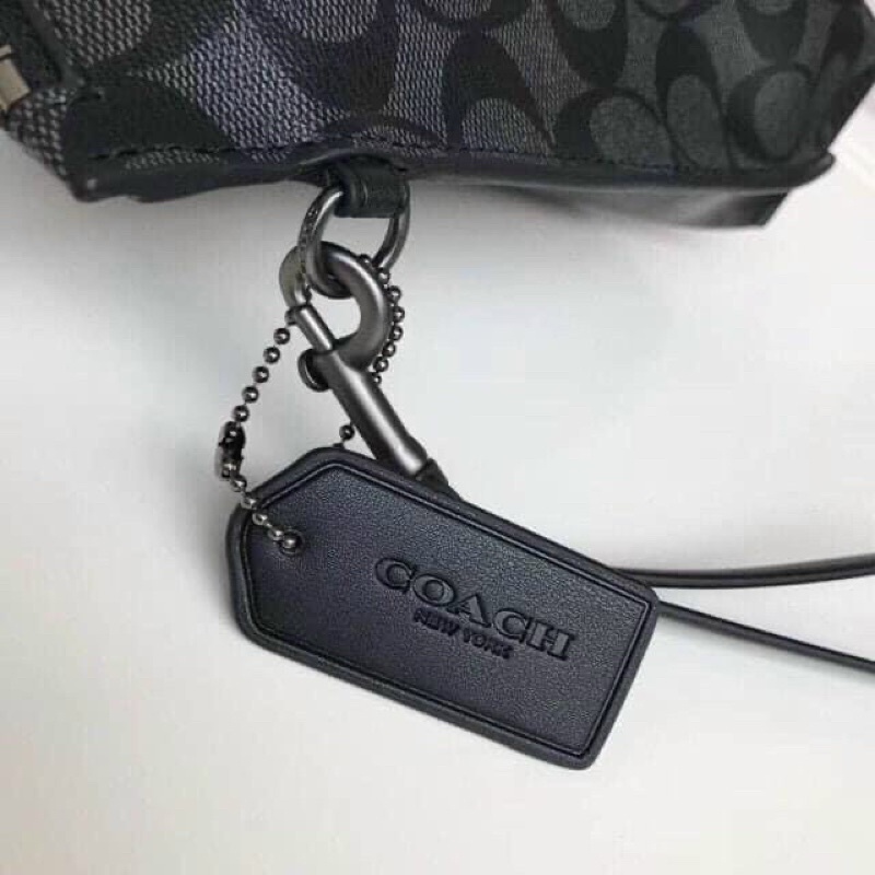 Clutch Coach Carryall Pouch | BigBuy360 - bigbuy360.vn