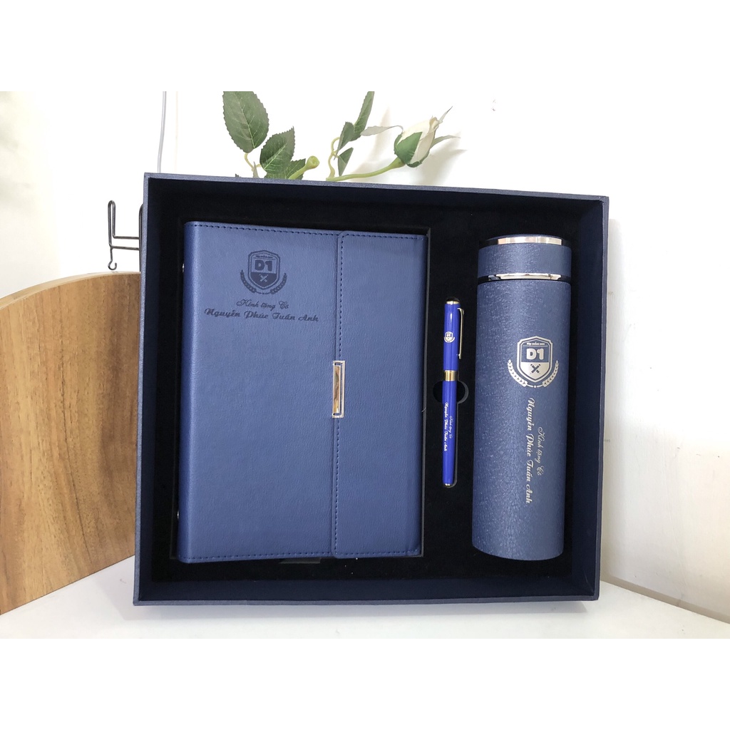 Combo quà tăng. Sổ da A5 , bút ký cao cấp và bình giữ nhiệt inox 304 cao cấp. Khắc tên riêng hay logo miễn phí .