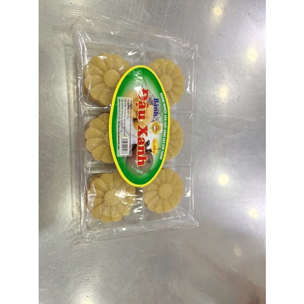 Bánh dẻo mochi đậu xanh. dâu Tây. rong biển