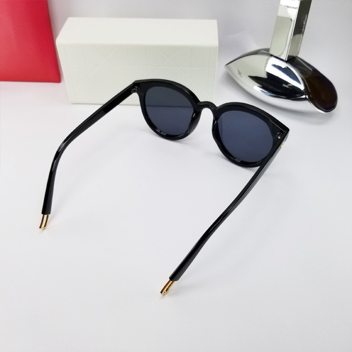 Mắt kính nữ mắt mèo chữ V 337- Tròng kính, gọng kính màu nâu trà, ôm mặt, không kén size - Đạt chuẩn UV400 - Giá sỉ | BigBuy360 - bigbuy360.vn