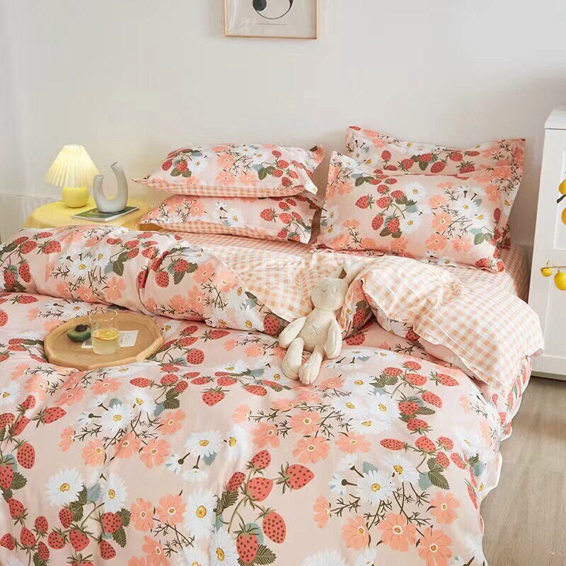 Bộ chăn ga gối Poly Cotton Vườn dâu đỏ (Tặng vỏ gối ôm) - Miễn phí bo chun mọi kích thước