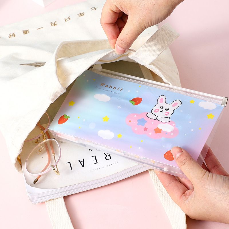 Túi đựng bút đáy tam giác chữ mạ vàng dễ thương