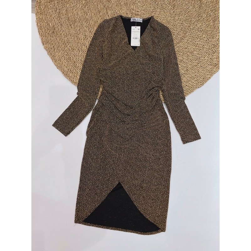 Váy nhũ xoắn eo cổ V | BigBuy360 - bigbuy360.vn