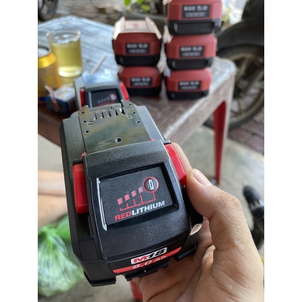 Pin milwaukee 18v 8AH new