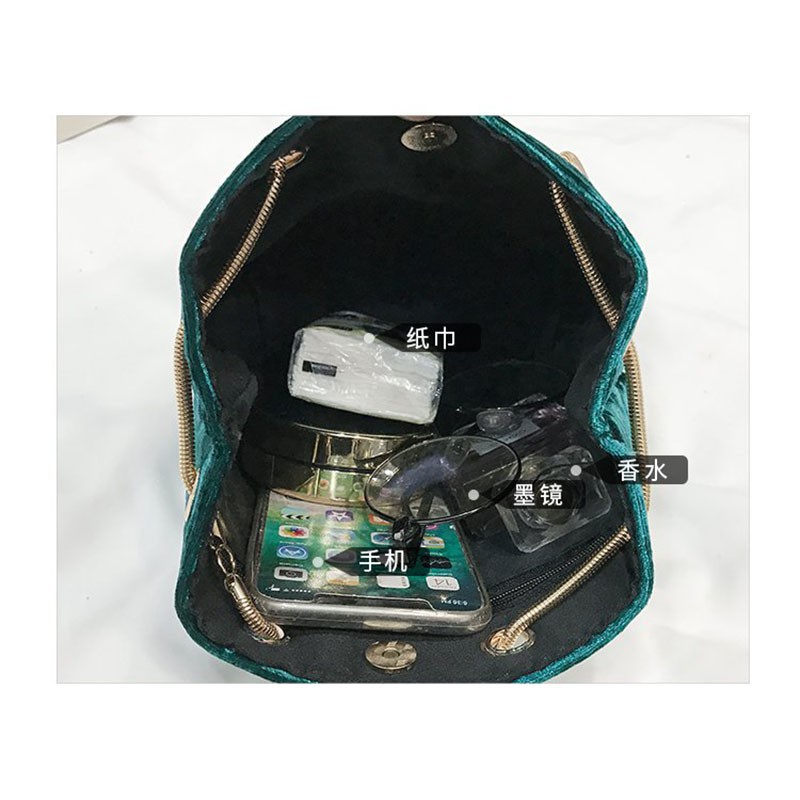 Túi đeo vai IELGY chất liệu nhung phối dây xích thời trang