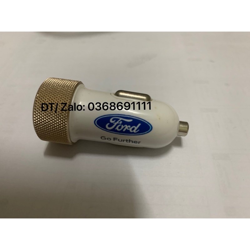 Thiết bị sạc điện thoại trên xe Ford