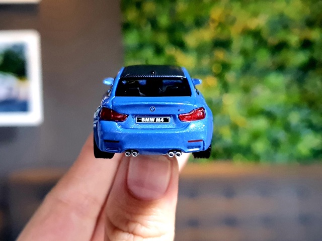 Xe Mô Hình BMW M4 (F82) Yas Marina 1:64 MiniGT ( Xanh Dương )