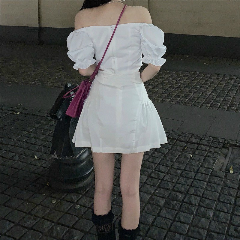 [SALE]Set váy trắng gồm áo trễ vai  + chân váy kèm quần, có khóa sau, 2 size M L