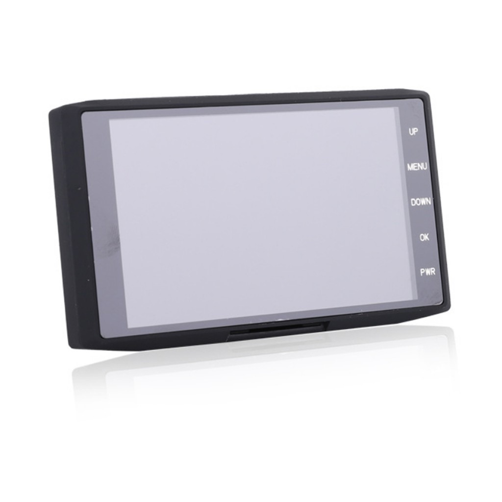 Camera hành trình 3 mắt camera, Màn hình 4 inch, độ phân giải camera Full HD, góc quay rộng