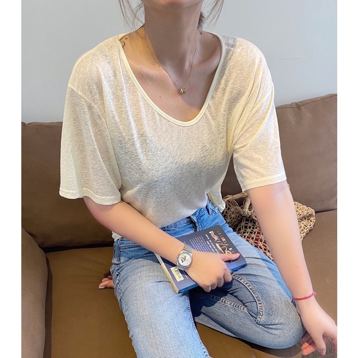 Áo thun cơ bản màu Beige cổ V sang chảnh phong cách Hàn Quốc