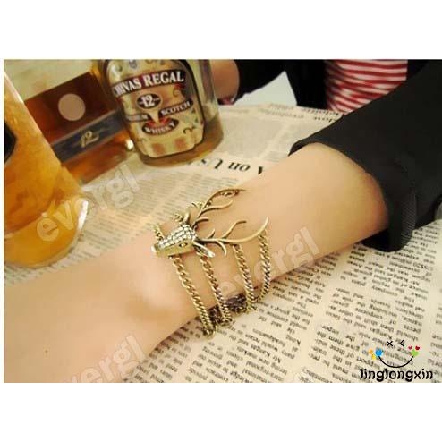 Dây chuyền mặt đầu hươu đính đá pha lê