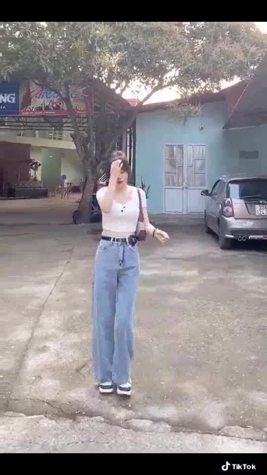 Quần bò nữ - quần jeans ống rộng lưng cao, vải bò dày đẹp , không giãn ,dáng suông | BigBuy360 - bigbuy360.vn