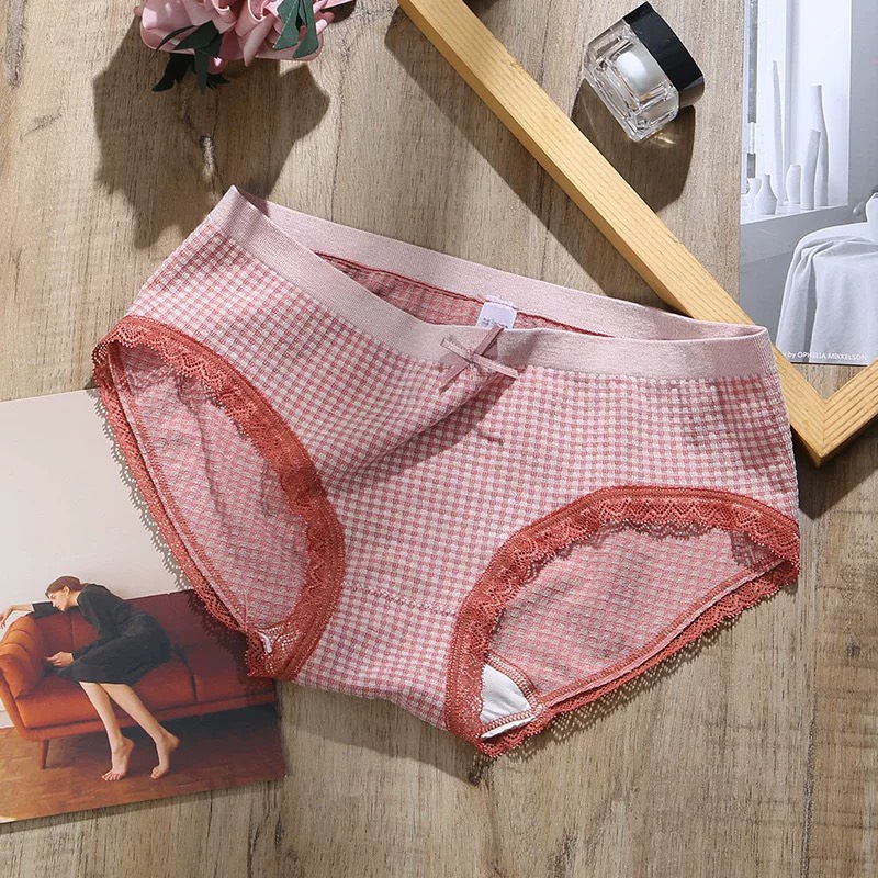 Quần lót cotton nữ cạp vừa Vanvene hoạ tiết kẻ caro viền ren chống hằn Q023
