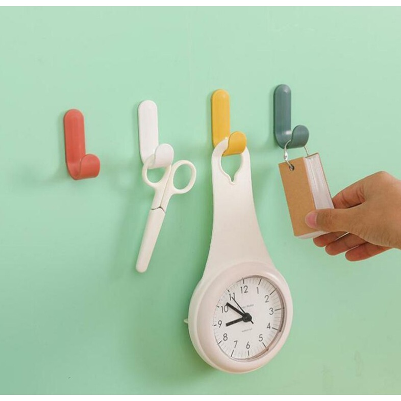 Móc cong dán tường treo tiện dụng (màu ngẫu nhiên)