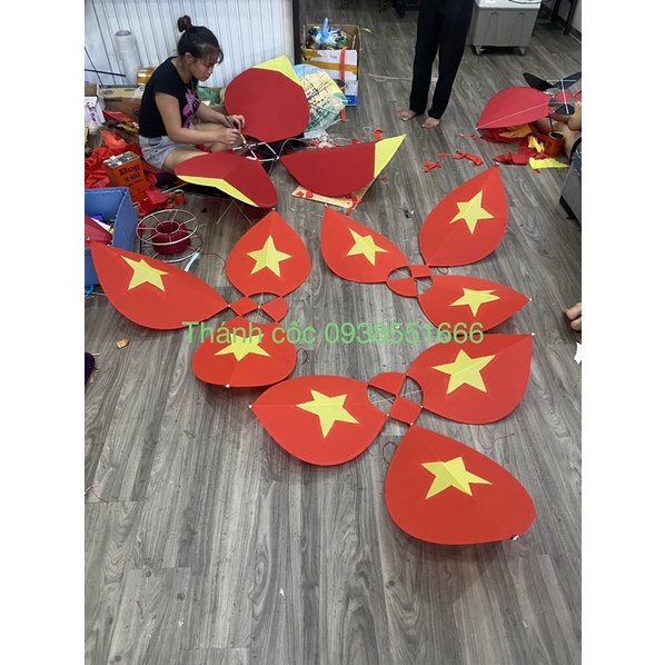 DIỀU CÁNH CỐC CỜ ĐỎ SAO VÀNG 1,5M - THÁNH CỐC