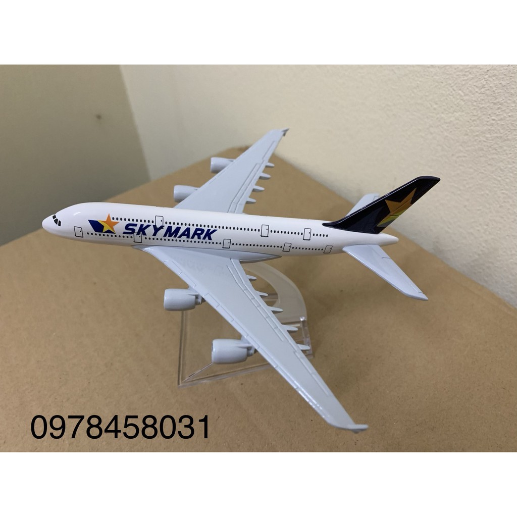Mô hình máy bay Skymark 16cm