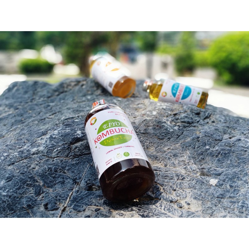 Trà EIYO KOMBUCHA PURE - Nguyên vị tự nhiên với nguyên liêu Organic, được lên men thủ công Truyền thống tại Núi Ba Vì.