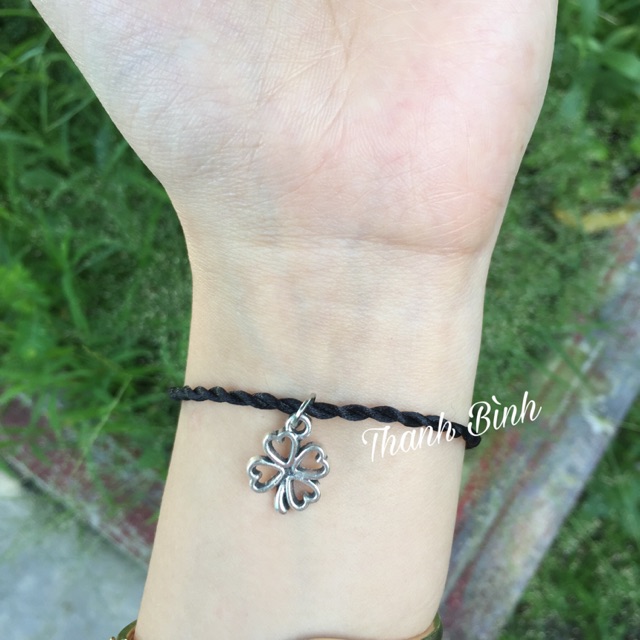 Vòng tay may mắn cỏ 4 lá rỗng