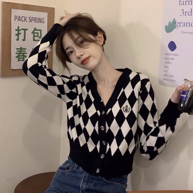 Áo gile len kẻ caro đen trắng - Áo cardigan len dệt hoạ tiết bàn cờ caro | BigBuy360 - bigbuy360.vn