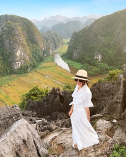 Áo sơ mi tay ngắn trắng