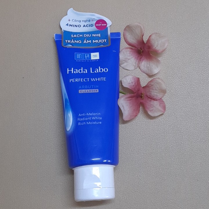 Sữa rửa mặt HadaLabo 80g 𝐏𝐄𝐑𝐅𝐄𝐂𝐓 𝐖𝐇𝐈𝐓𝐄