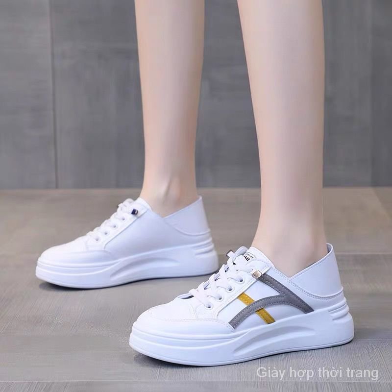 Fashionable white sports shoes for women