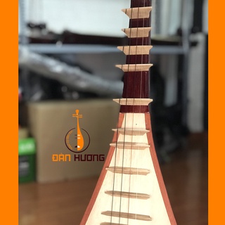 Đàn tỳ bà gỗ thường tự nhiên