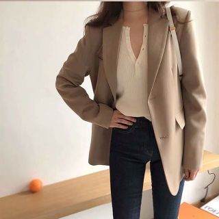 Blazer dáng basic 2 màu kem, đen giá sale