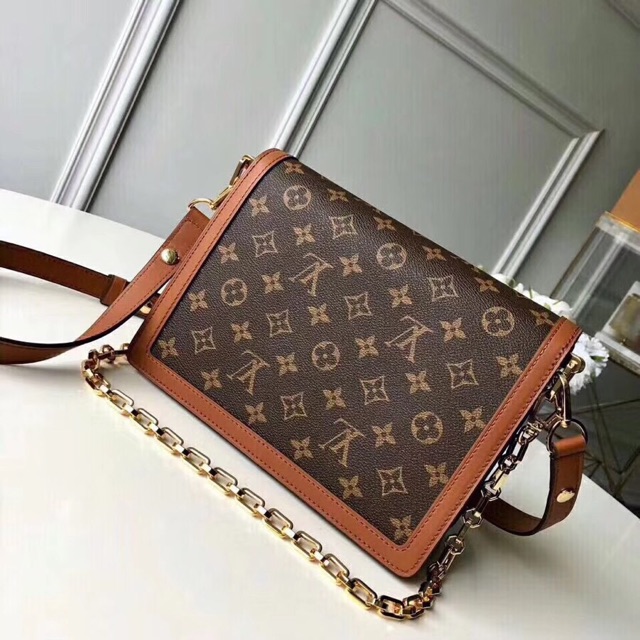L*V dauphine da thật